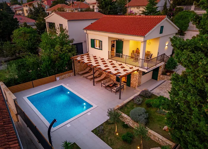 Villa Dalmor House