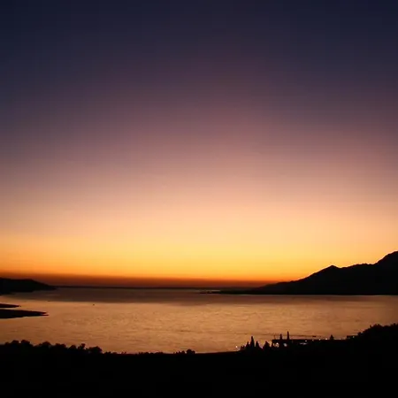 Dalmor House Villa *