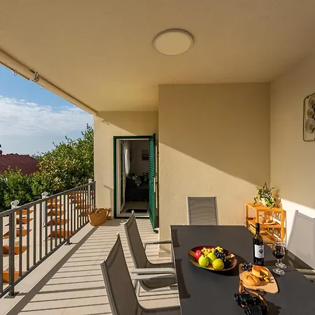 Villa Dalmor House