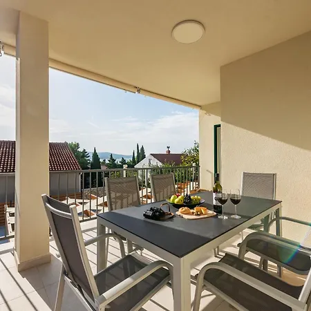 Dalmor House Вилла