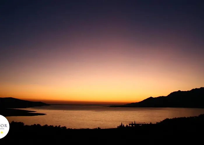 Dalmor House Villa *